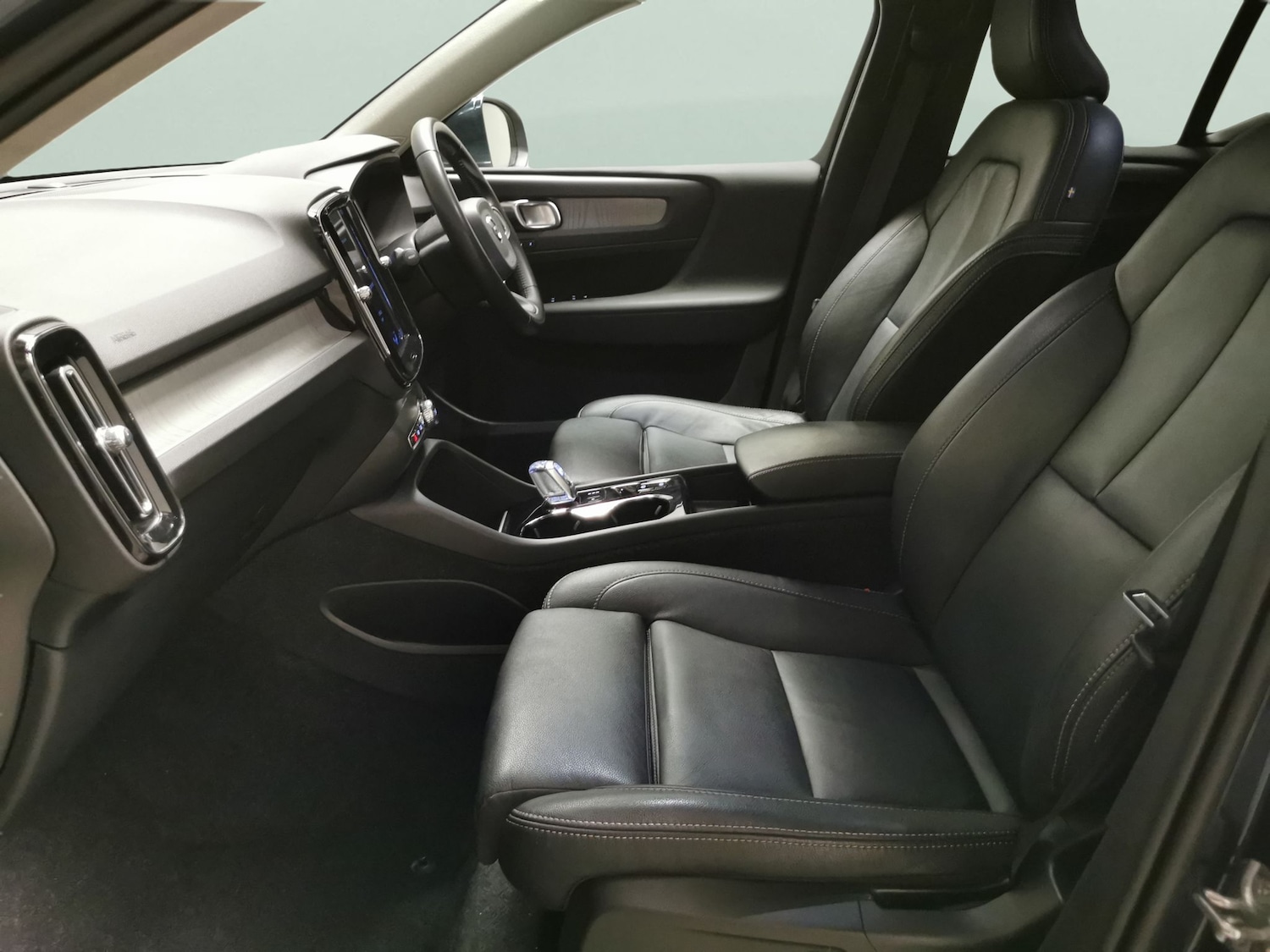 Used Volvo XC40 2020 for sale - 76980465: Photo 4