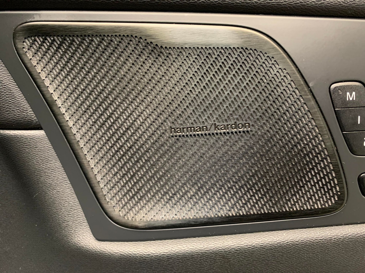 Used Volvo XC60 2023 for sale - 77095542: Photo 5