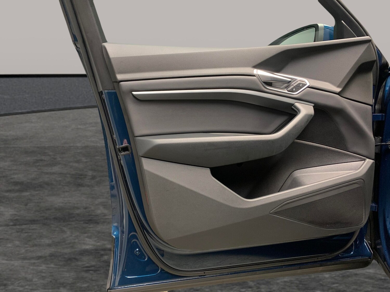 Used Audi e-tron 2020 for sale - 77873017: Photo 24