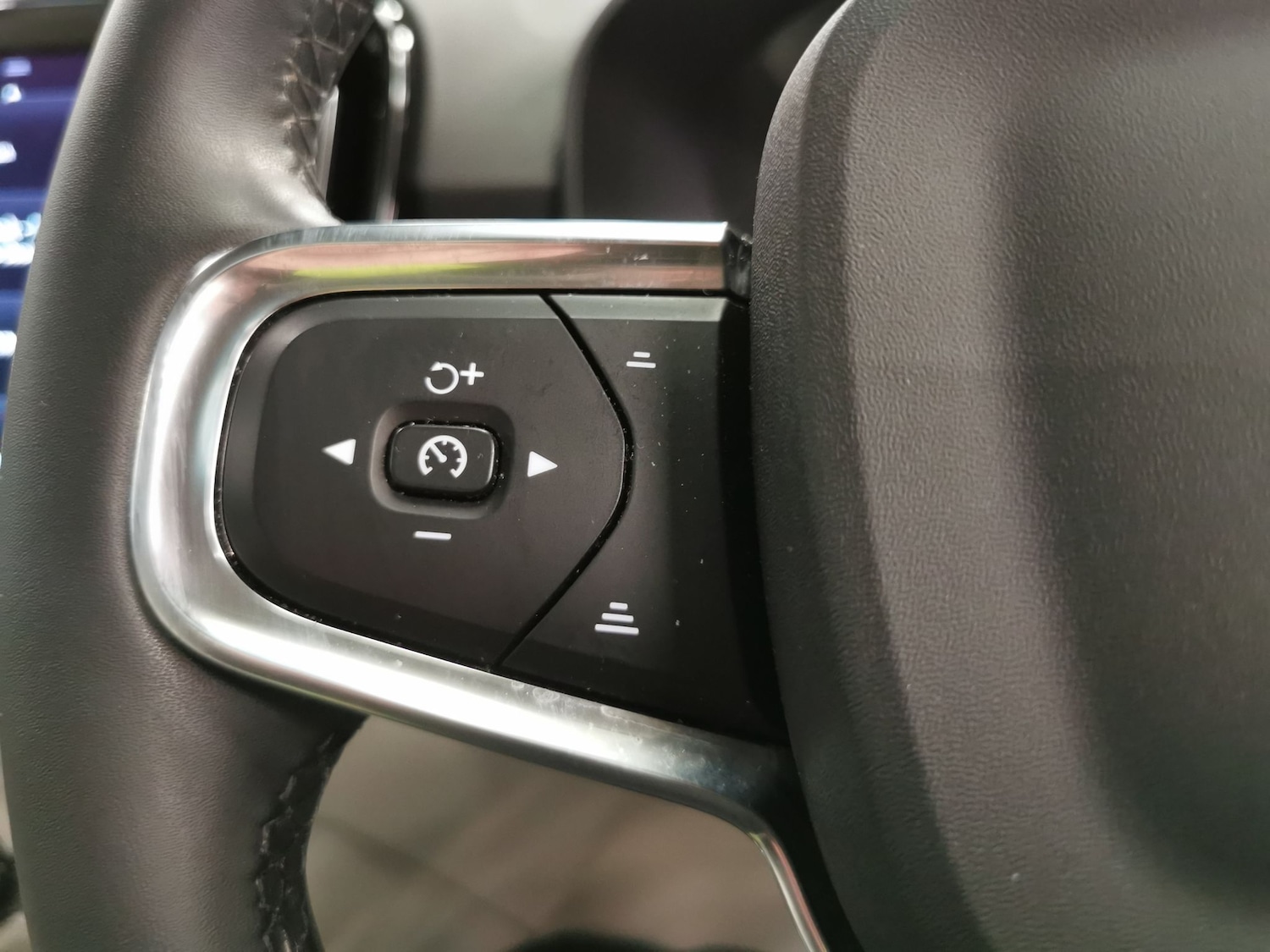 Used Volvo XC40 2022 for sale - 77054376: Photo 19