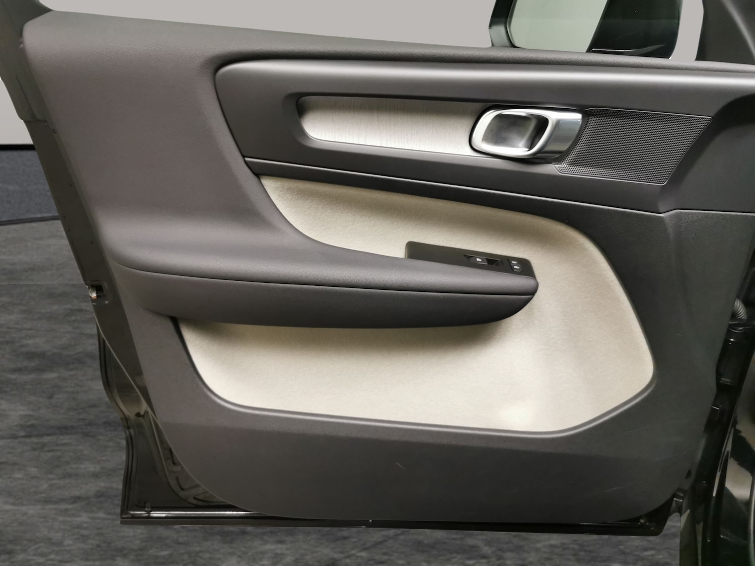 Used Volvo XC40 2022 for sale - 77054376: Photo 28