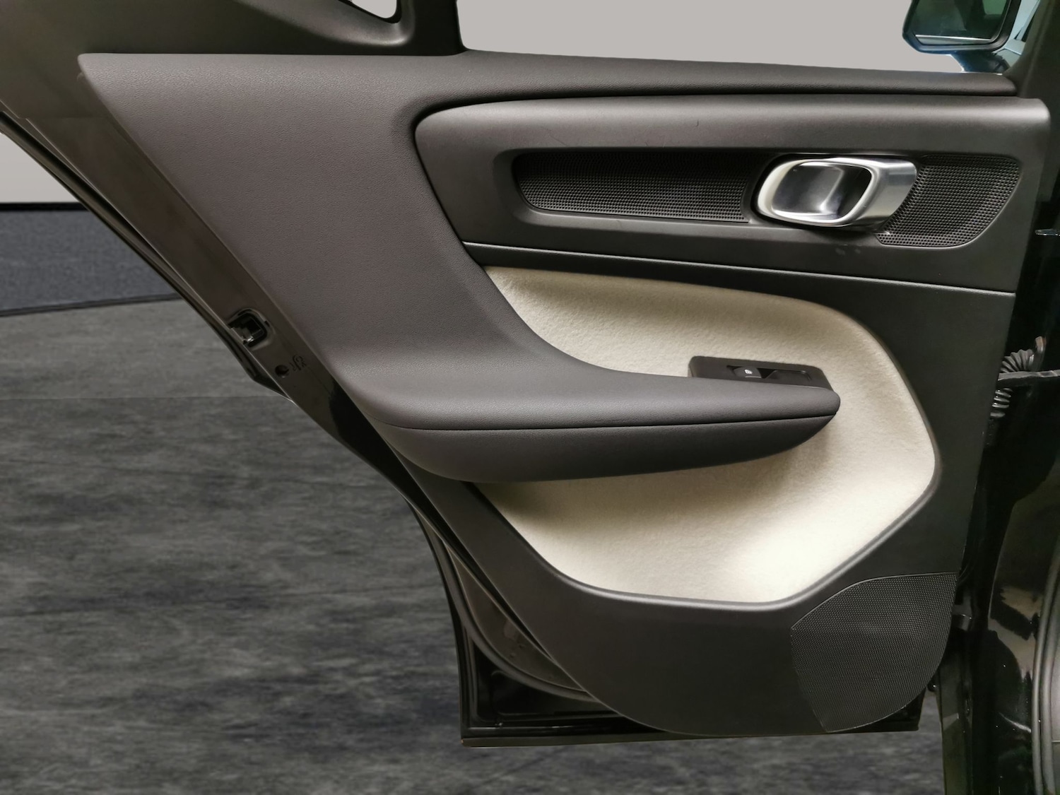 Used Volvo XC40 2022 for sale - 77054376: Photo 29