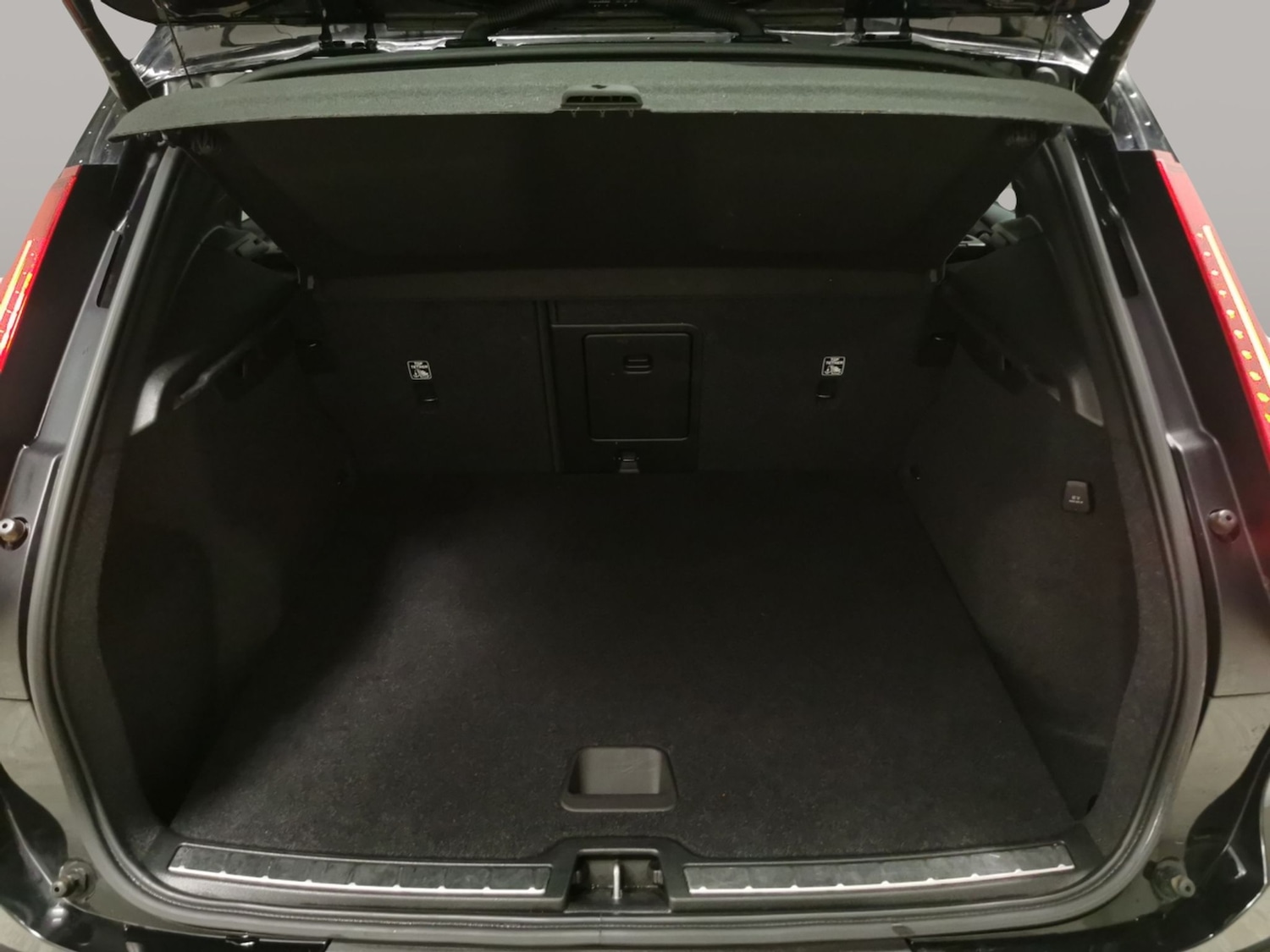 Used Volvo XC40 2022 for sale - 77054376: Photo 34