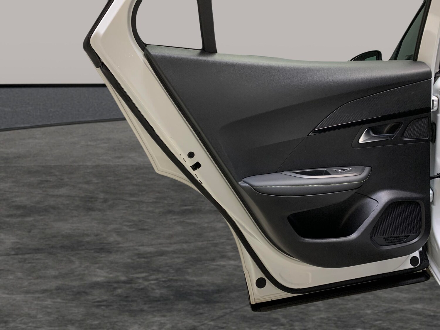 Used Peugeot 2008 2022 for sale - 76626107: Photo 29