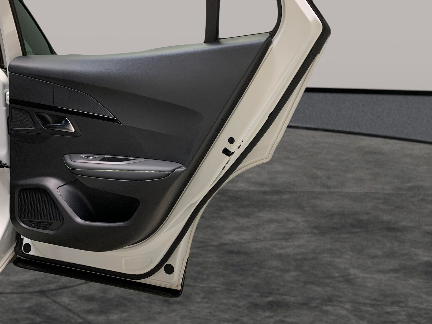 Used Peugeot 2008 2022 for sale - 76626107: Photo 30