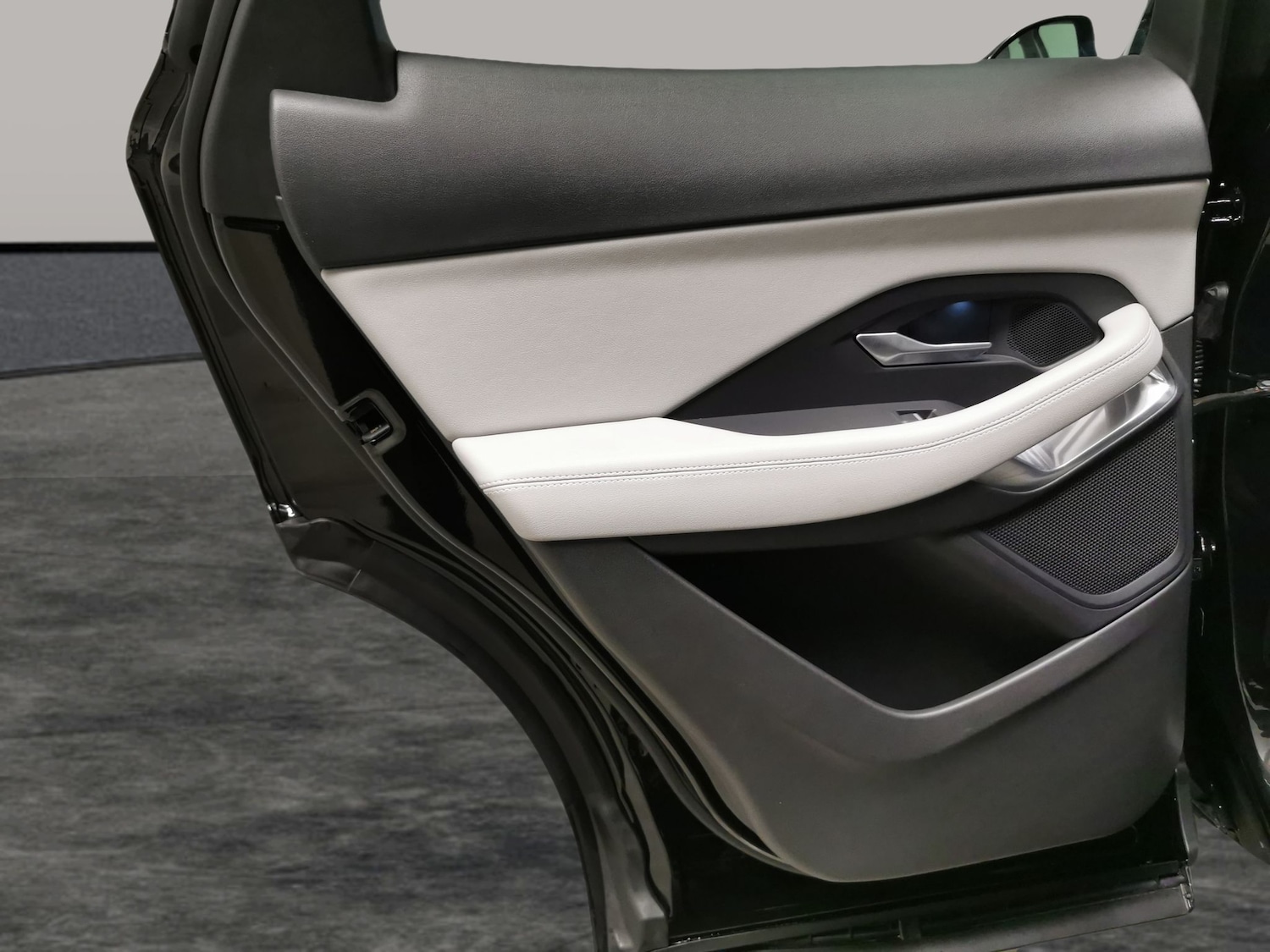 Used Jaguar E-Pace 2022 for sale - 76788627: Photo 27