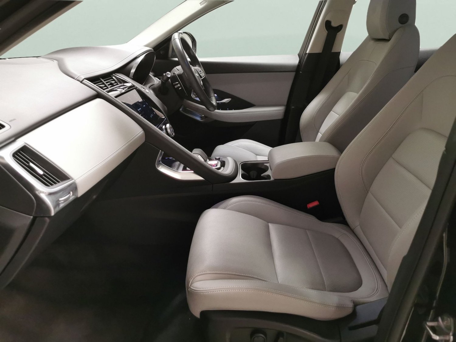 Used Jaguar E-Pace 2022 for sale - 76788627: Photo 4