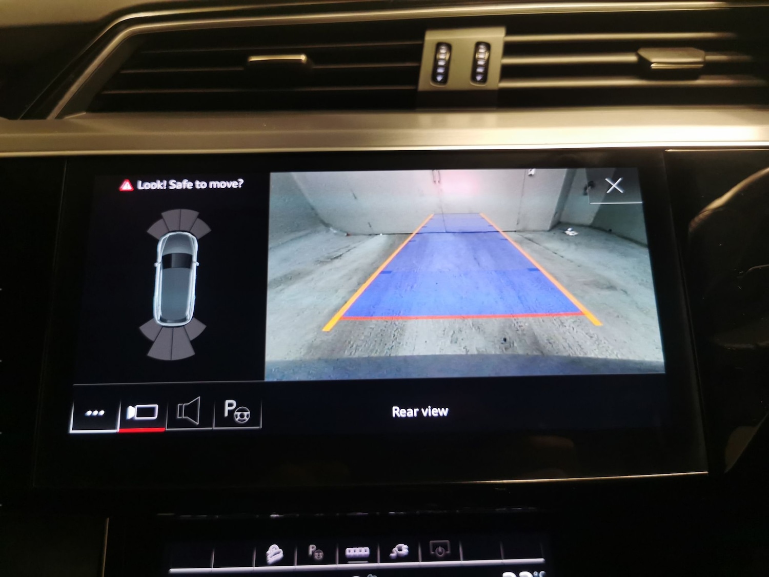 Used Audi e-tron 2022 for sale - 77592566: Photo 6