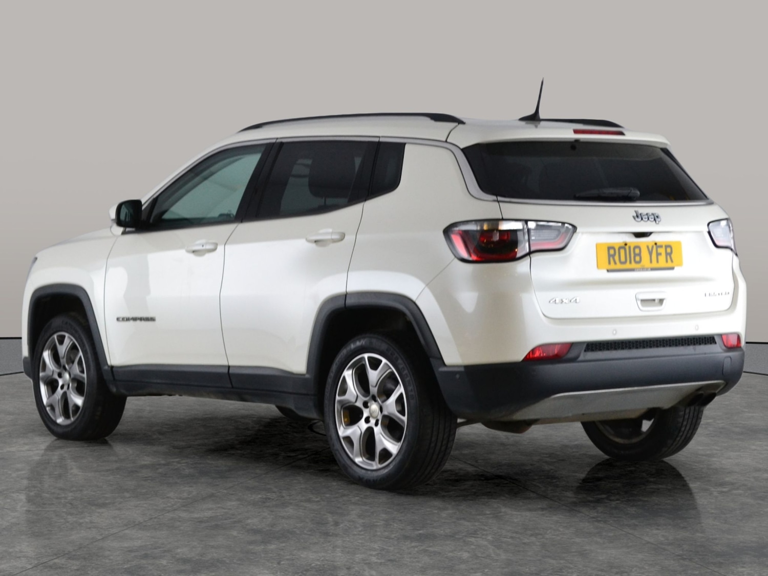 Used Jeep Compass 2018 for sale - 77776088: Photo 10