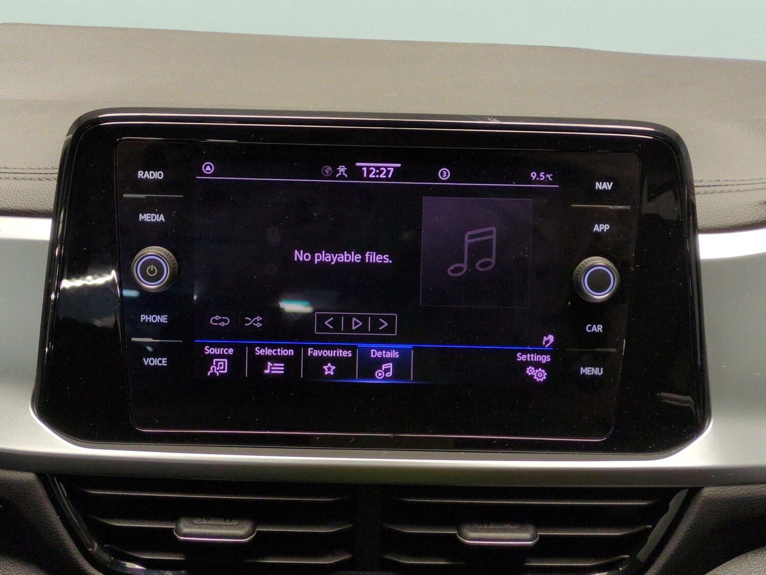 Used Volkswagen T-Roc 2023 for sale - 78142065: Photo 13