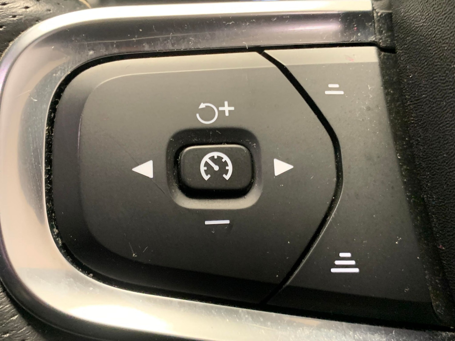 Used Volvo XC40 2020 for sale - 76940370: Photo 17