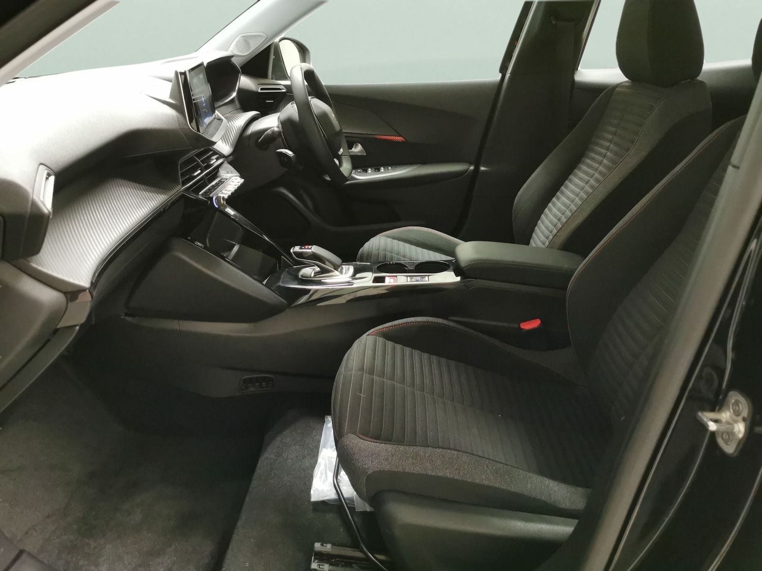 Used Peugeot E-2008 2021 for sale - 76773751: Photo 4