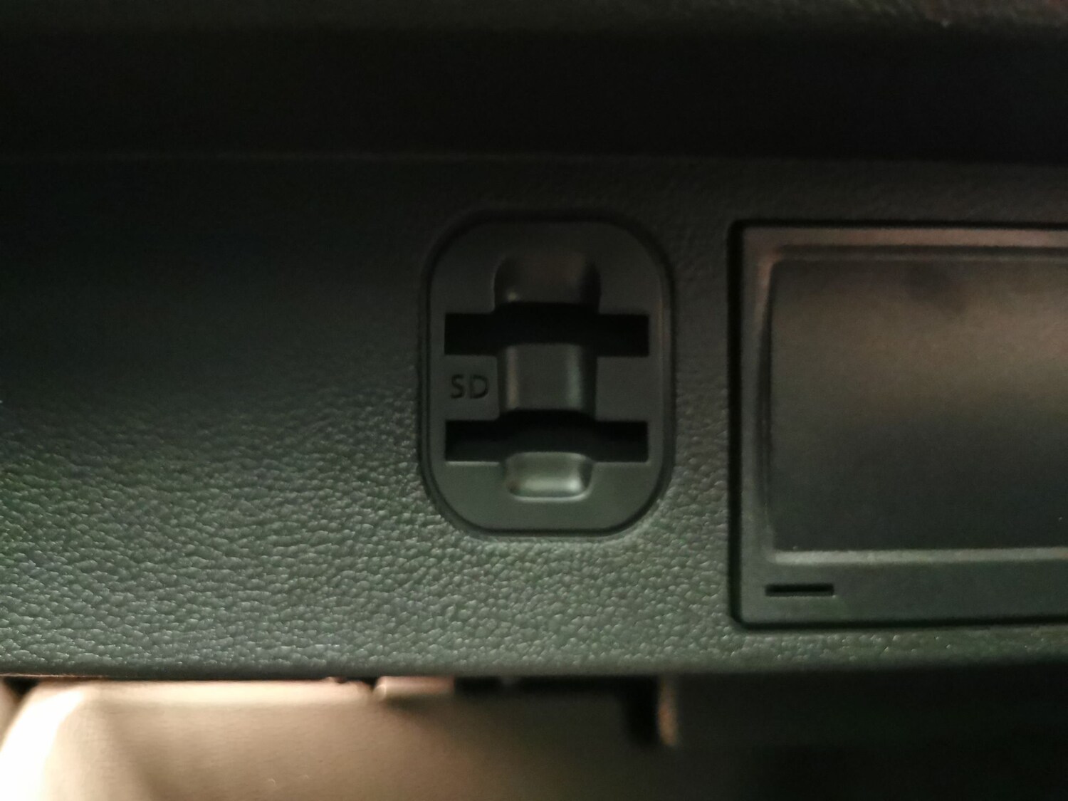 Used Volkswagen T-Roc 2023 for sale - 77347447: Photo 14