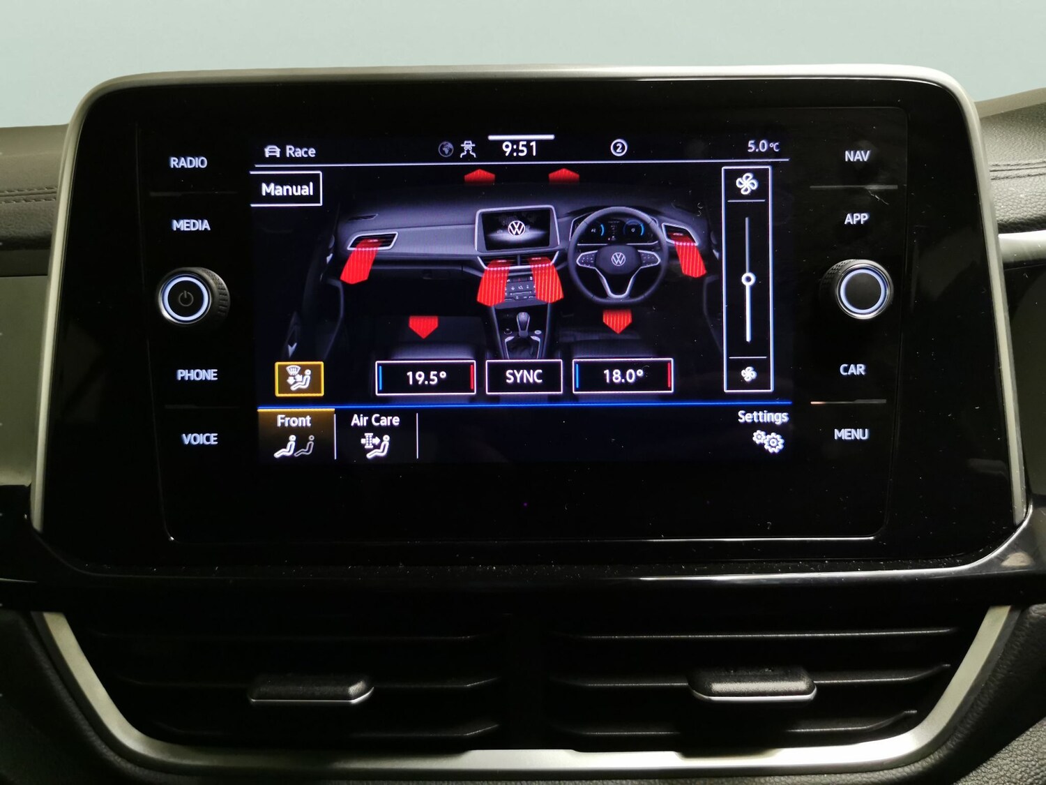 Used Volkswagen T-Roc 2023 for sale - 77347447: Photo 17