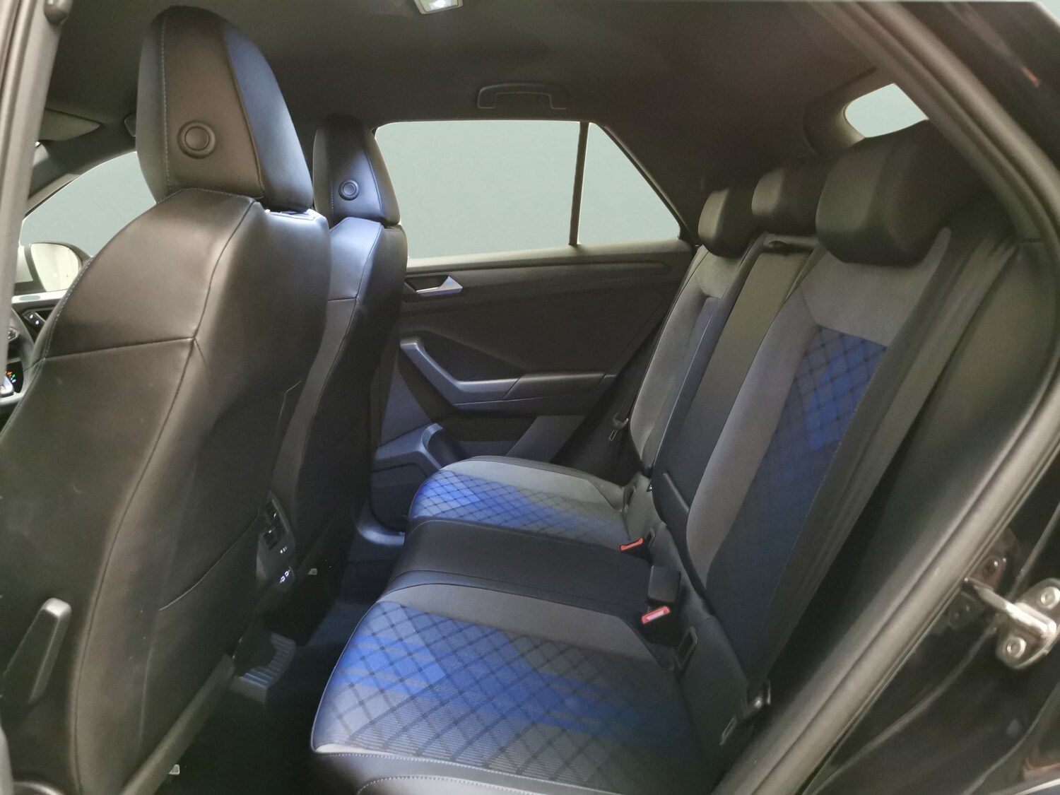 Used Volkswagen T-Roc 2023 for sale - 77347447: Photo 23