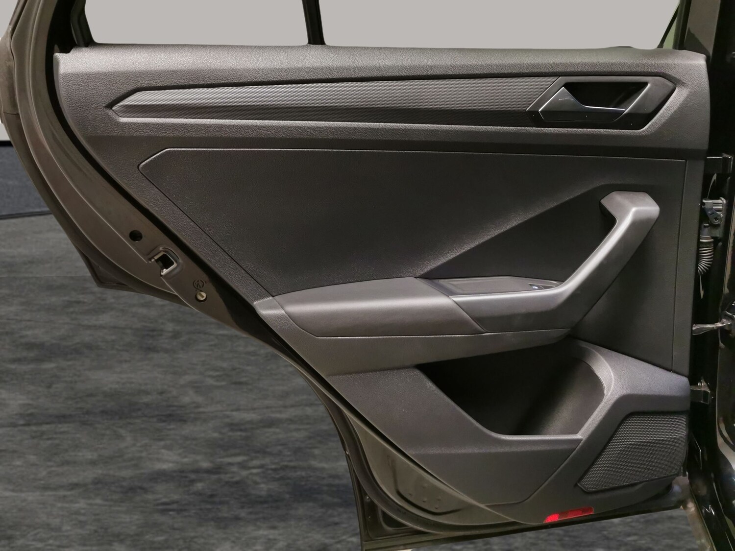 Used Volkswagen T-Roc 2023 for sale - 77347447: Photo 25