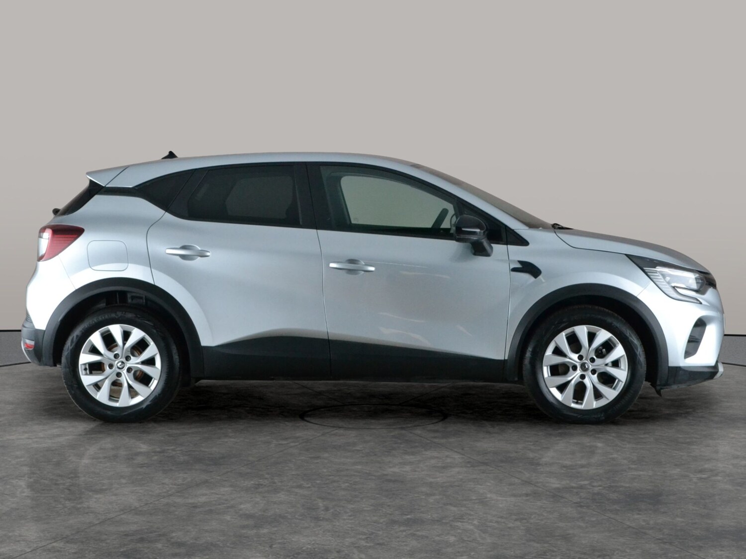 Used Renault Captur for sale - 77902125: Photo 9