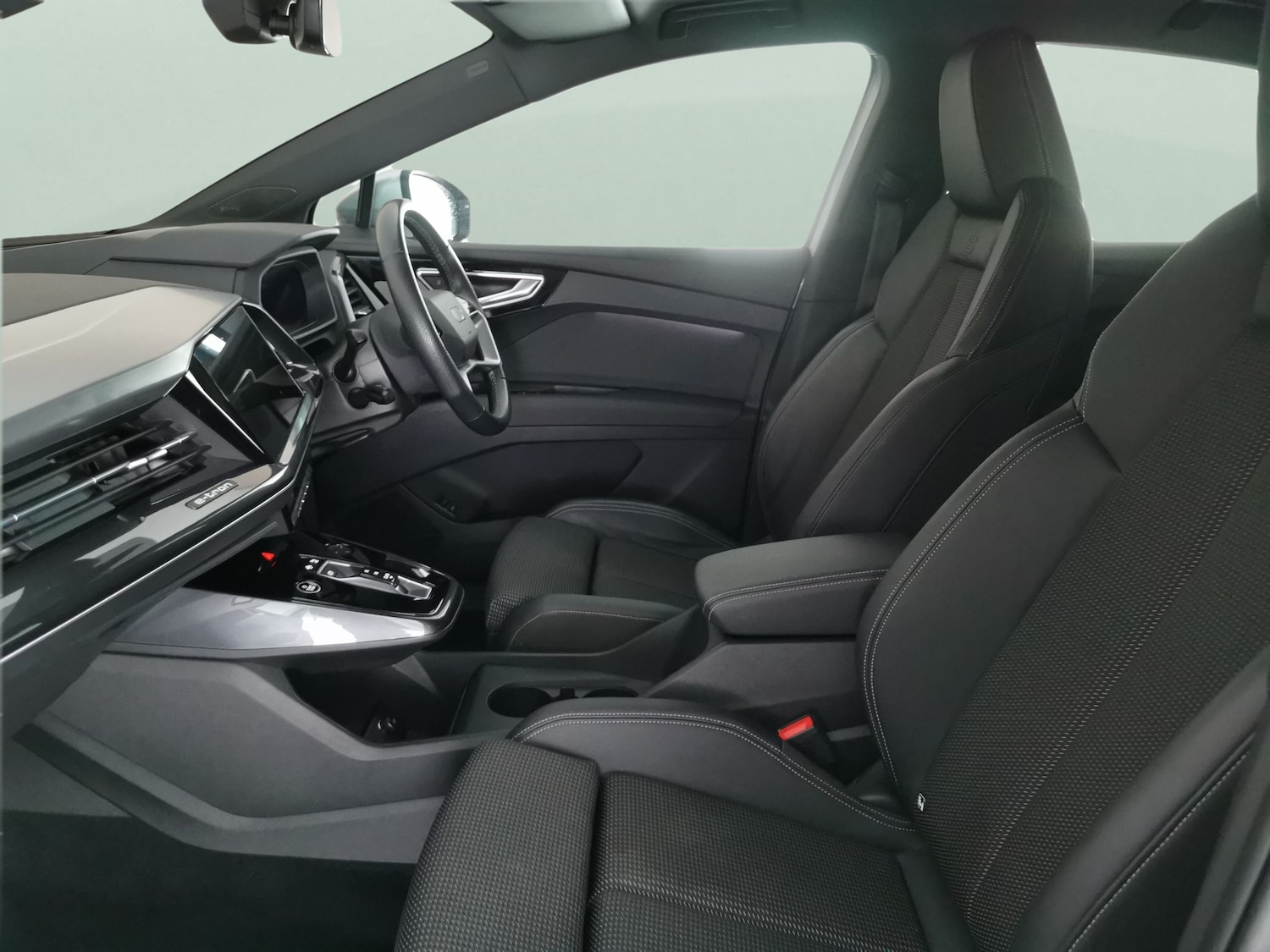 Used Audi Q4 e-tron 2022 for sale - 77715932: Photo 4