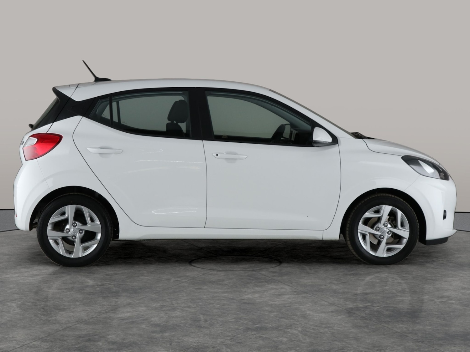 Used Hyundai i10 2022 for sale - 76682181: Photo 9