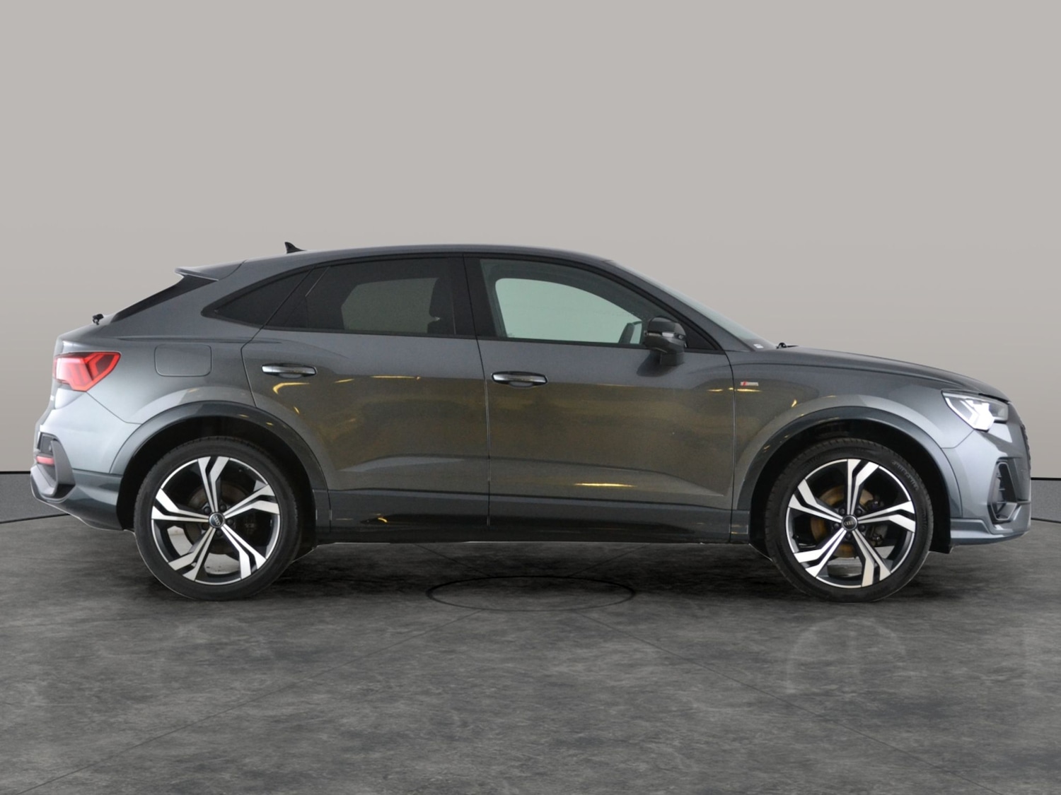 Used Audi Q3 2020 for sale - 77715924: Photo 11