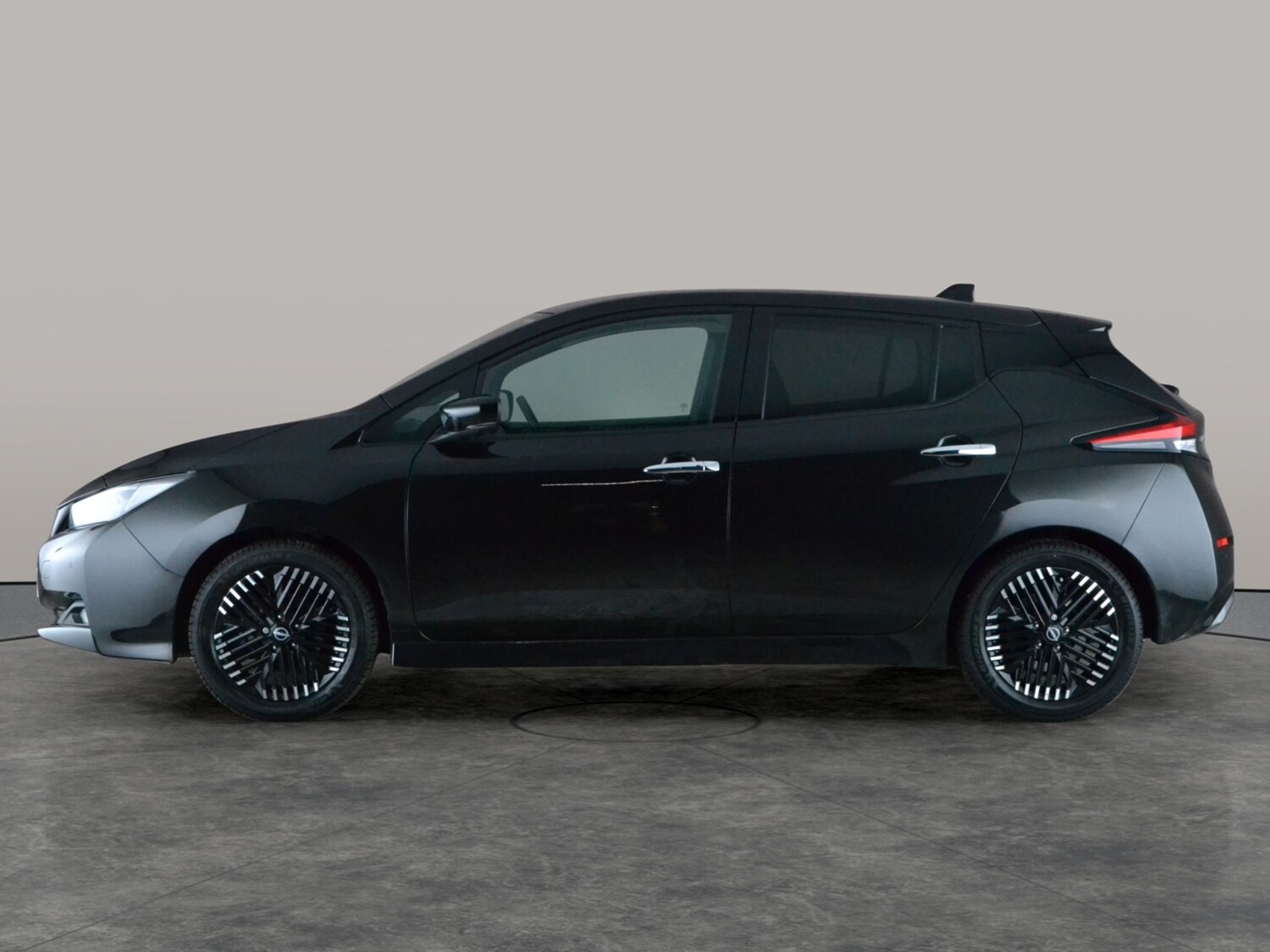 Used Nissan Leaf 2022 for sale - 77856104: Photo 13