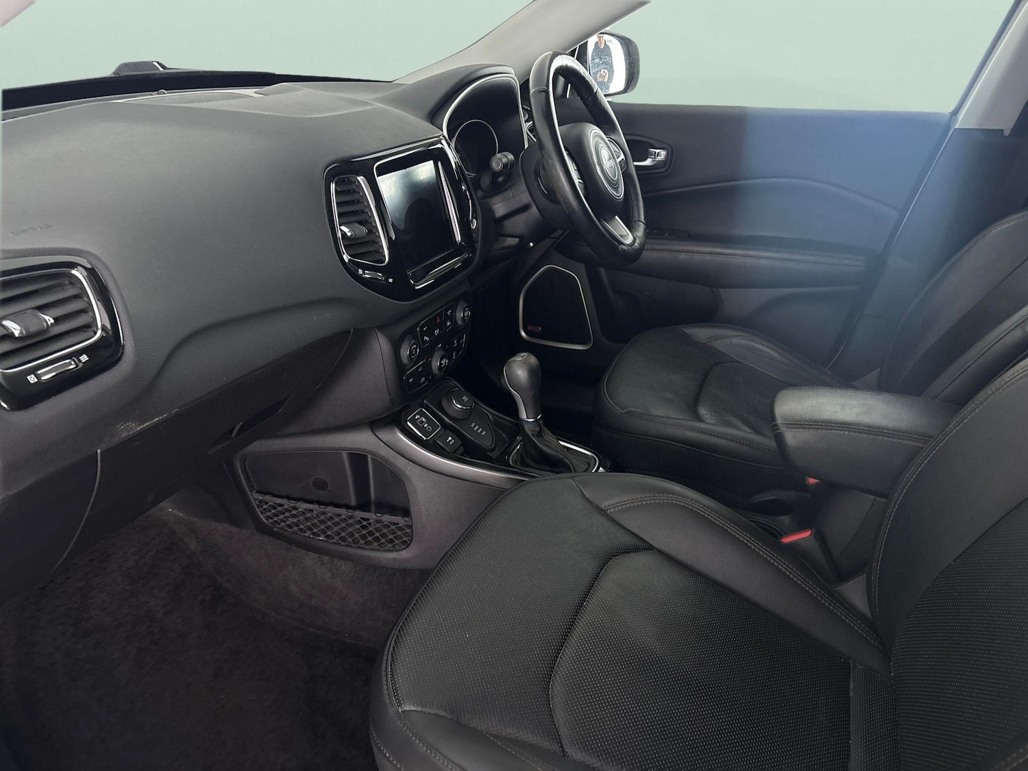 Used Jeep Compass 2018 for sale - 77802959: Photo 4