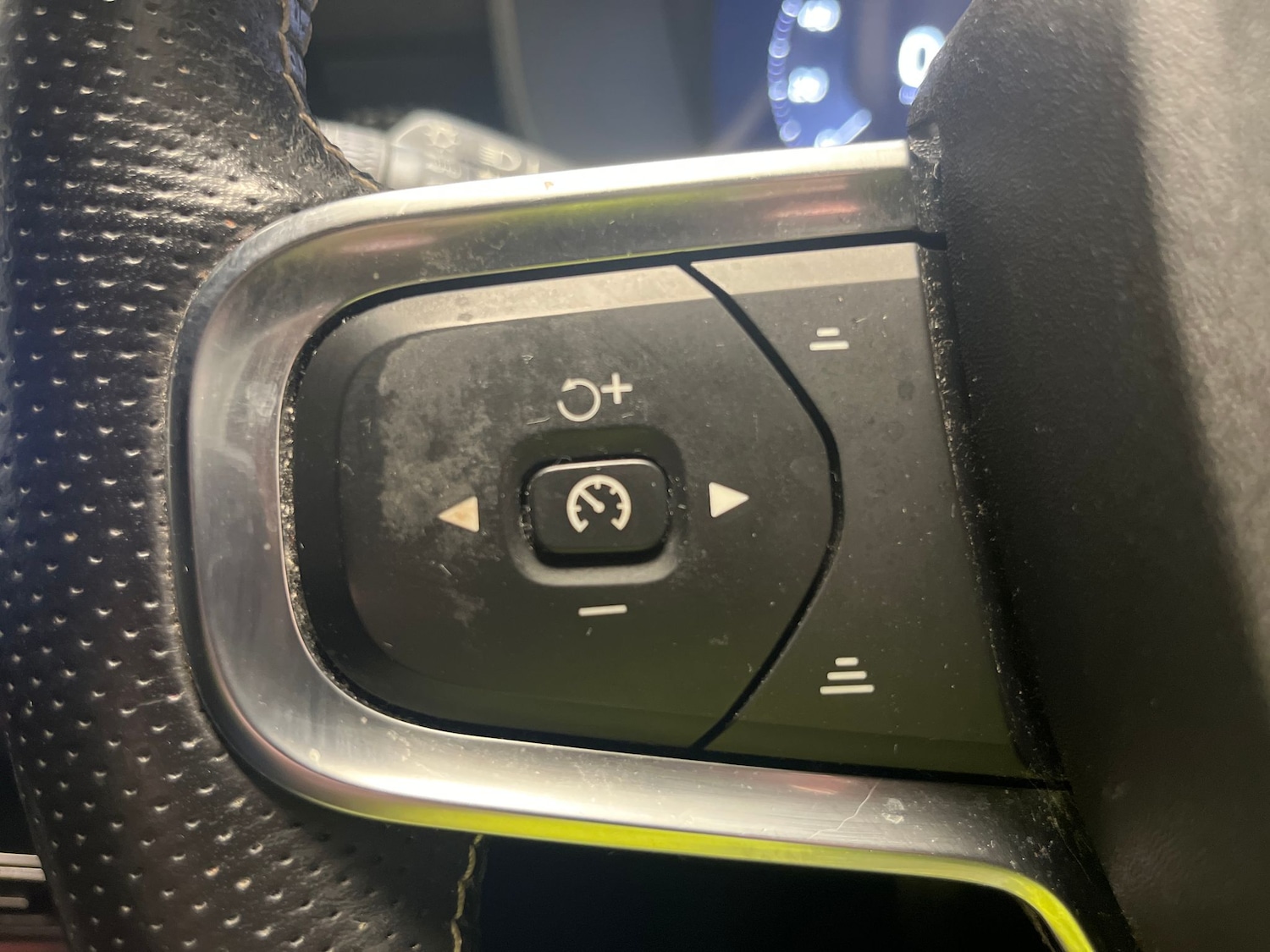 Used Volvo XC40 2021 for sale - 77676093: Photo 18