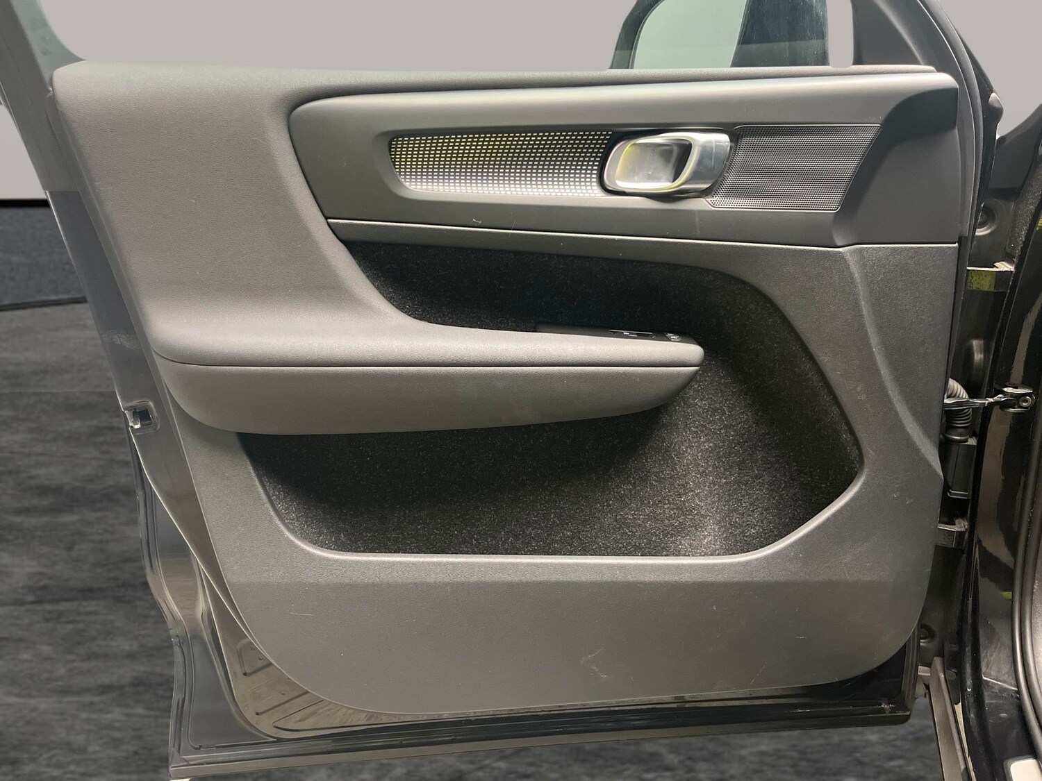 Used Volvo XC40 2021 for sale - 77676093: Photo 25