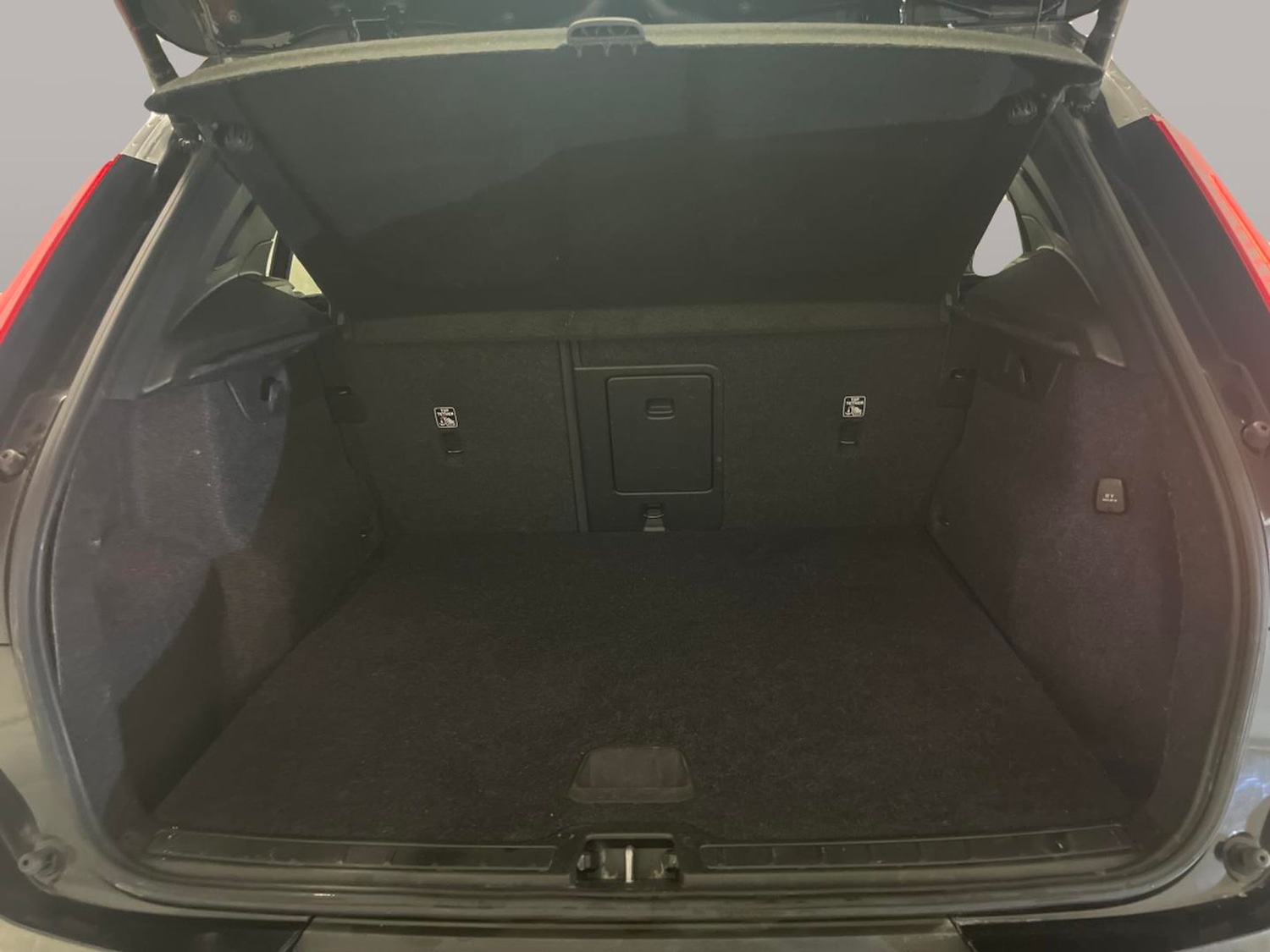 Used Volvo XC40 2021 for sale - 77676093: Photo 32