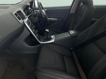 Used Volvo V60 2018 for sale - 78326082: Photo