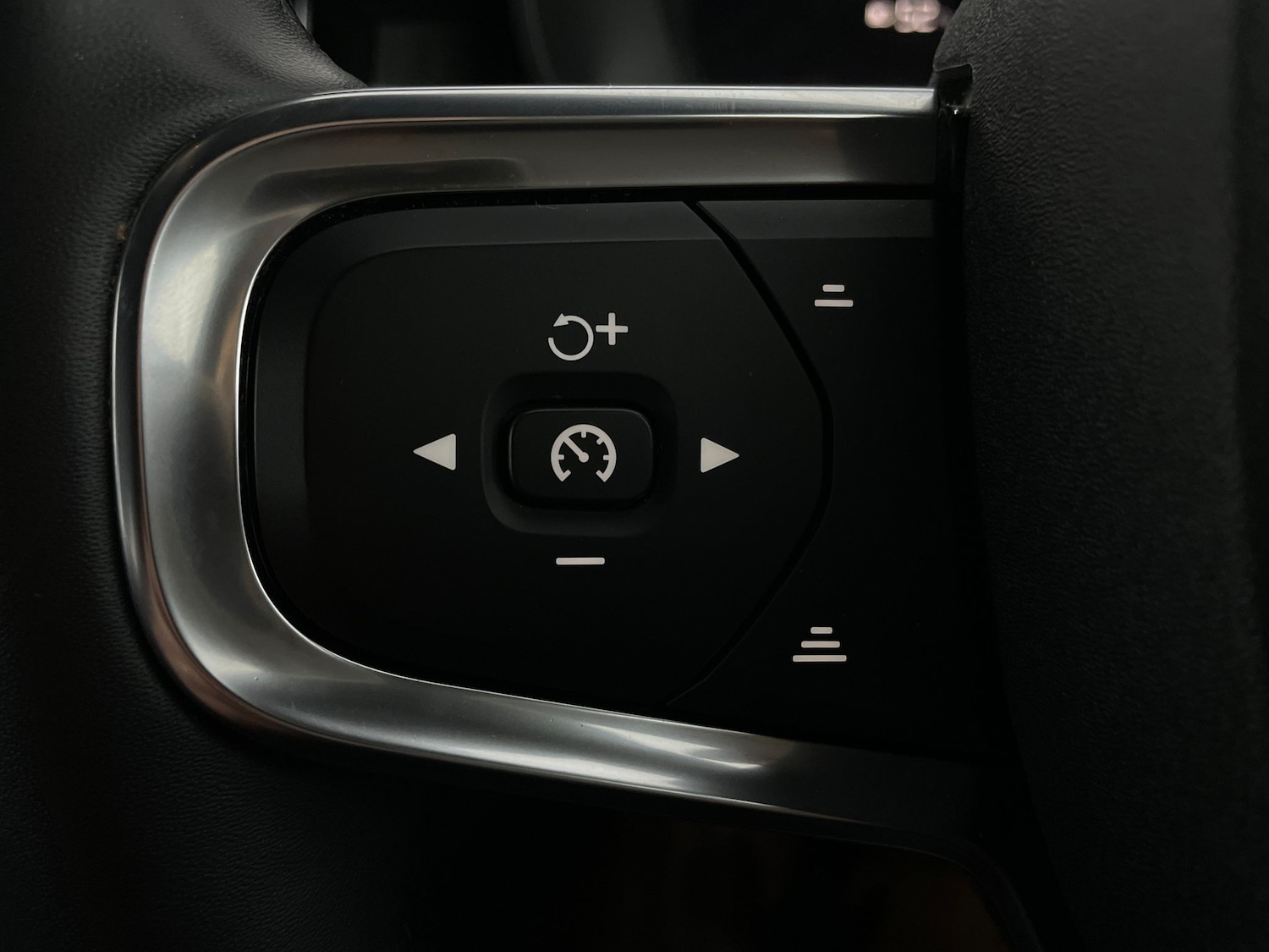 Used Volvo XC40 2023 for sale - 78107807: Photo 19