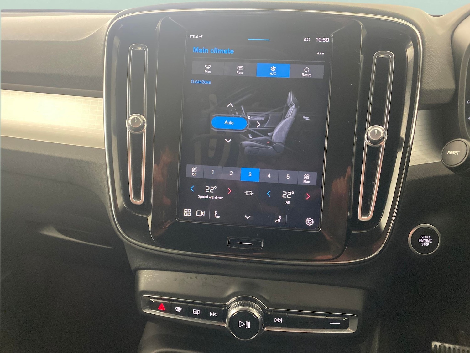 Used Volvo XC40 2024 for sale - 77718352: Photo 16