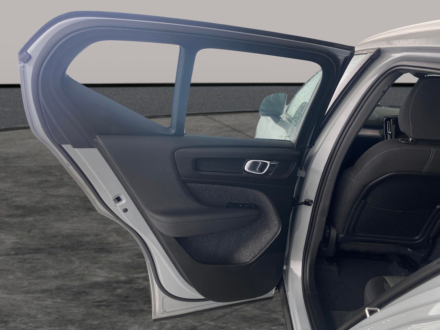 Used Volvo XC40 2024 for sale - 77718352: Photo 23