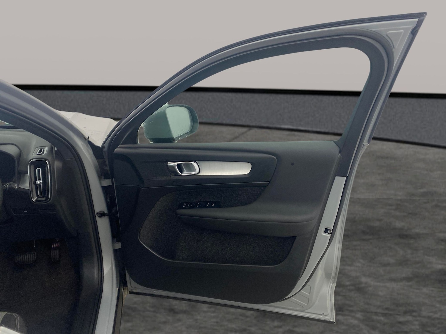 Used Volvo XC40 2024 for sale - 77718352: Photo 26