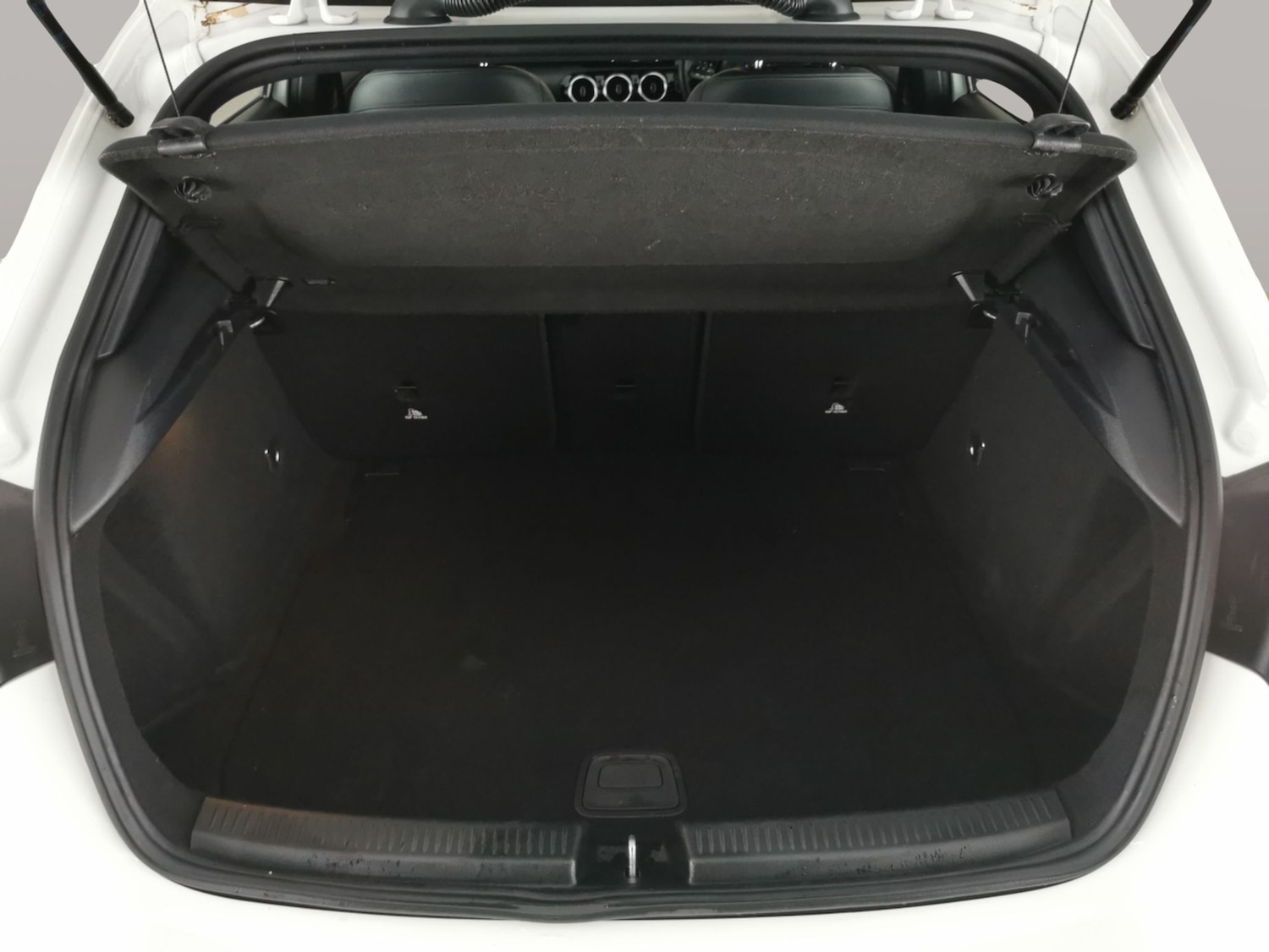 Used Mercedes-Benz A-Class 2019 for sale - 77641108: Photo 32