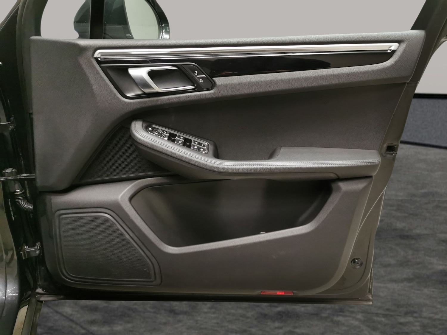 Used Porsche Macan 2021 for sale - 77591740: Photo 34