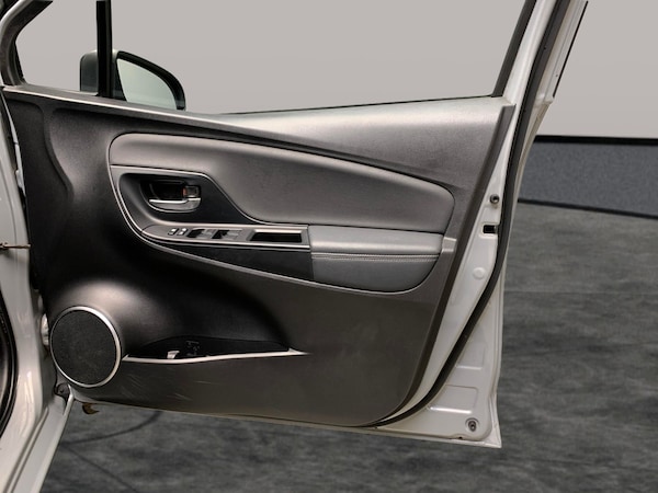 Used Toyota Yaris 2020 for sale - 76218102: Photo 36
