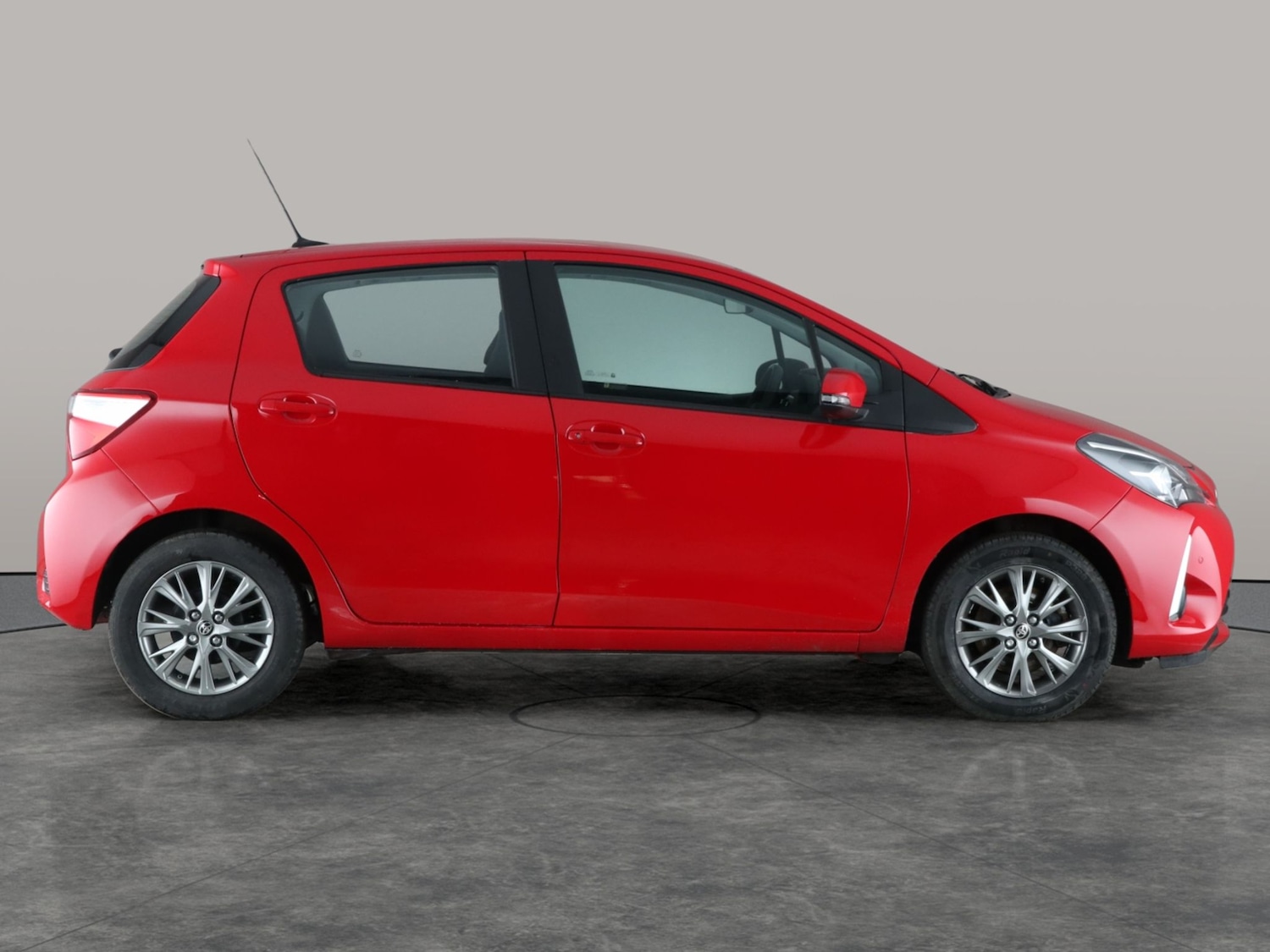 Used Toyota Yaris 2018 for sale - 76587810: Photo 9