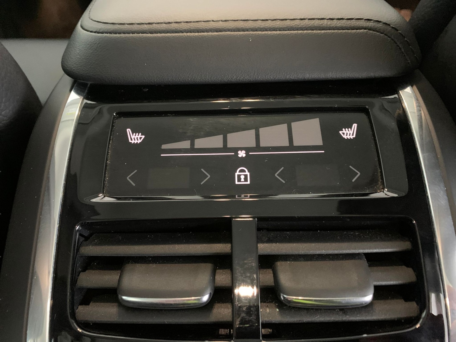 Used Volvo XC60 2023 for sale - 76757266: Photo 23