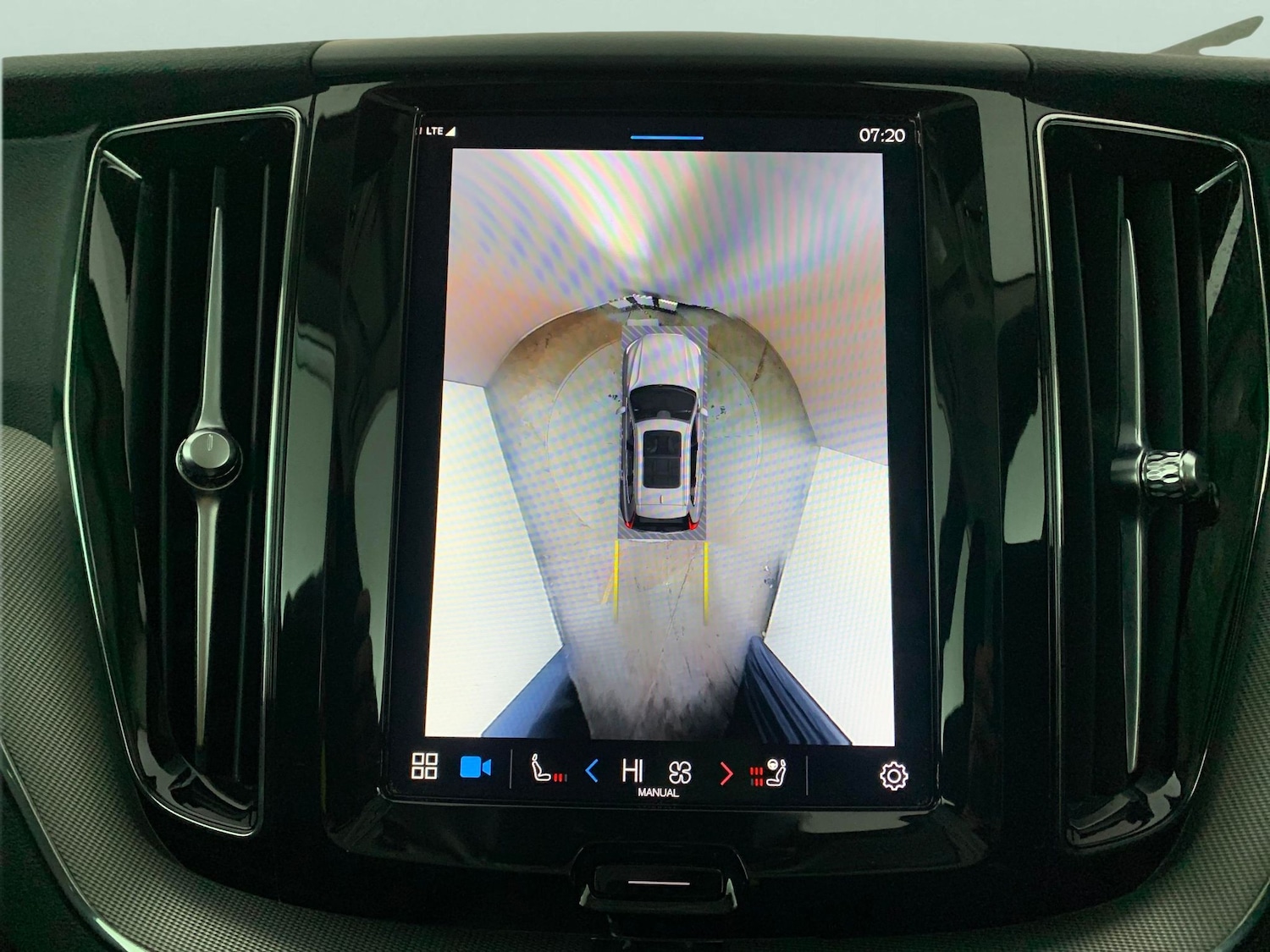 Used Volvo XC60 2023 for sale - 76757266: Photo 25