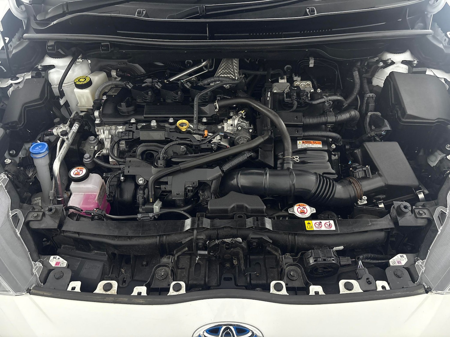 Used Toyota Yaris 2022 for sale - 76935088: Photo 35