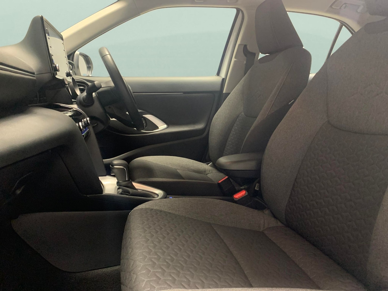 Used Toyota Yaris Cross 2024 for sale - 77797925: Photo 4