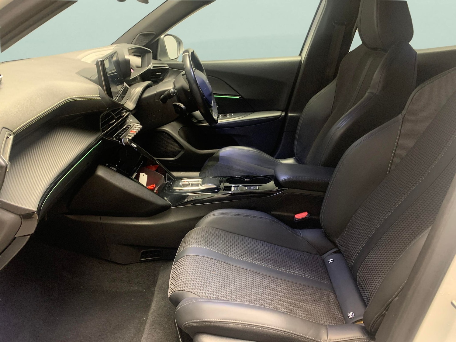 Used Peugeot E-2008 2023 for sale - 78095602: Photo 4