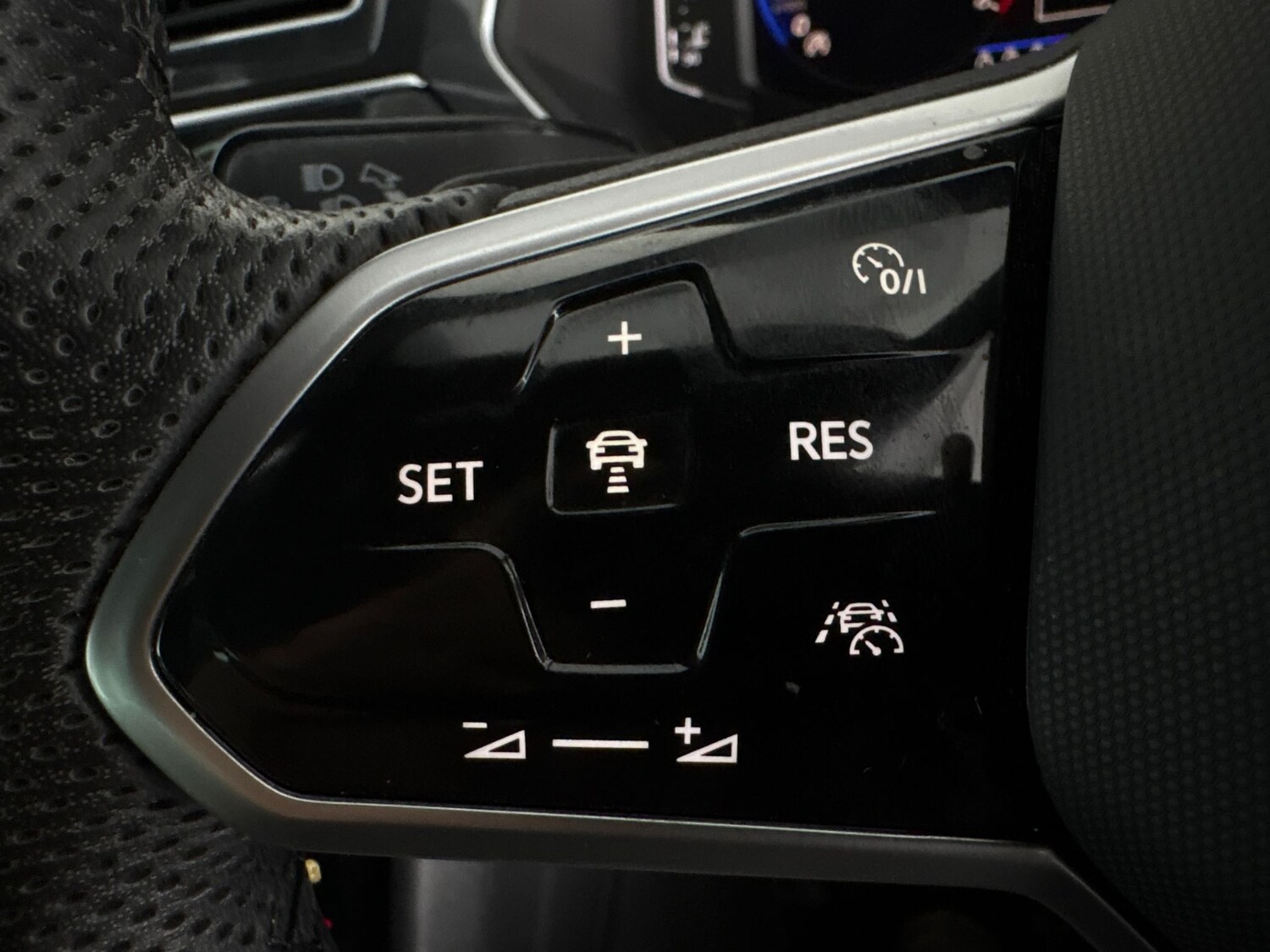 Used Volkswagen Tiguan 2023 for sale - 77995512: Photo 22