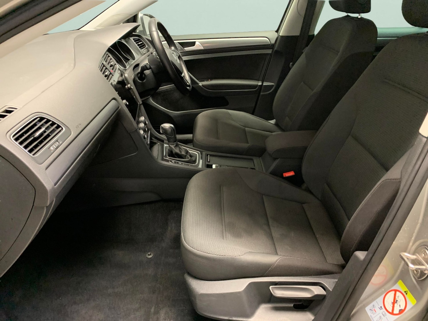 Used Volkswagen Golf 2020 for sale - 77789933: Photo 4