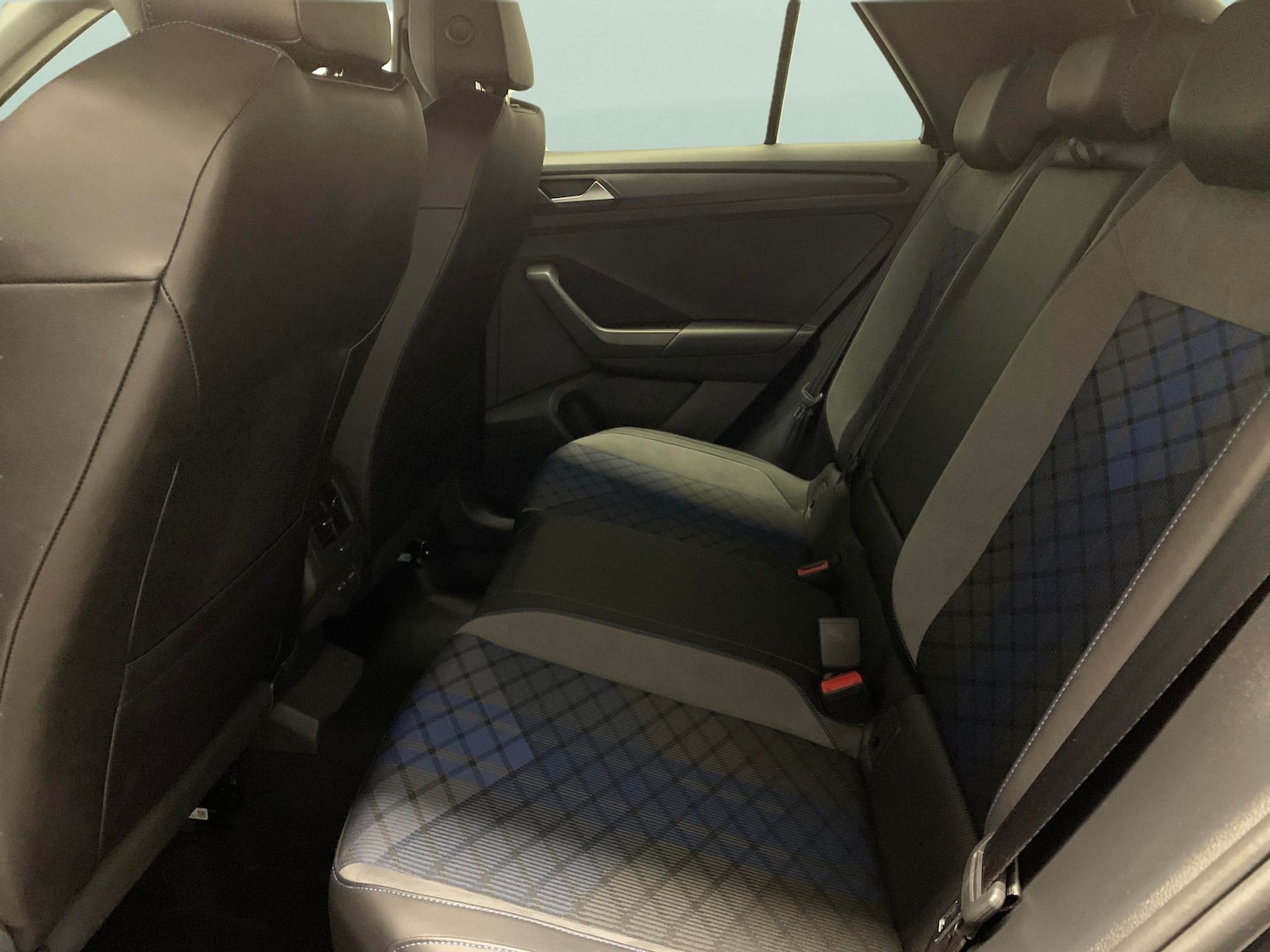 Used Volkswagen T-Roc 2023 for sale - 77194052: Photo 23