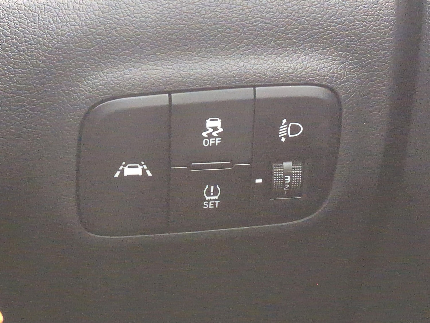 Used Hyundai i10 2022 for sale - 76587372: Photo 19