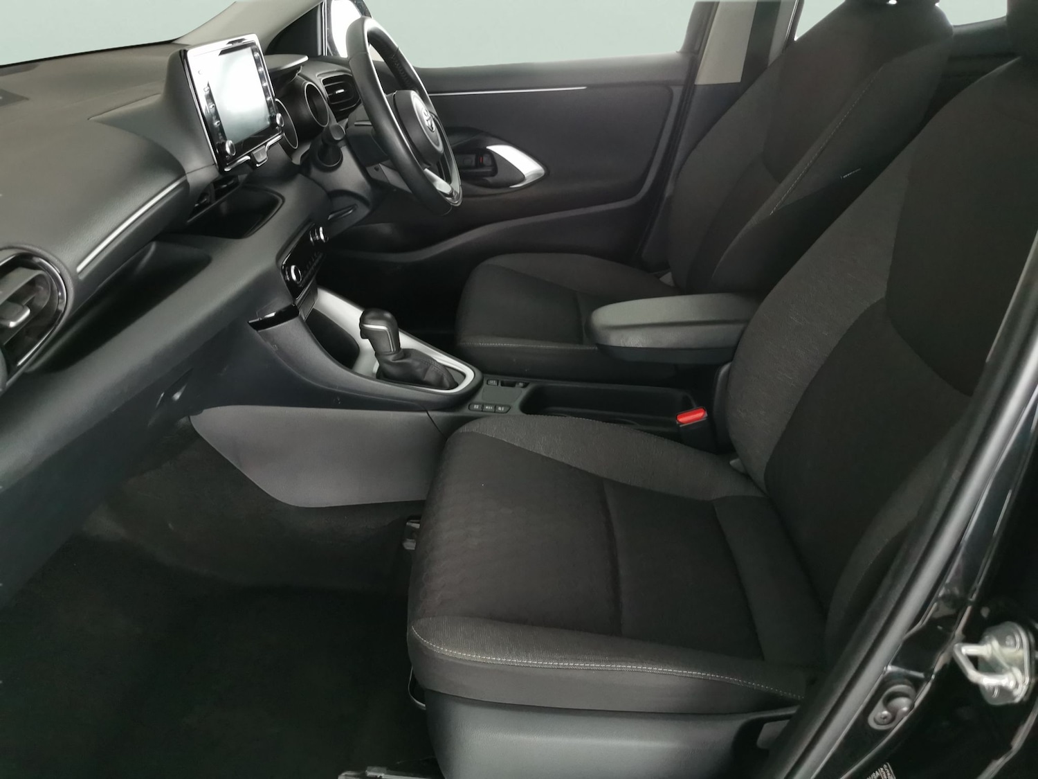 Used Toyota Yaris 2022 for sale - 77135145: Photo 4