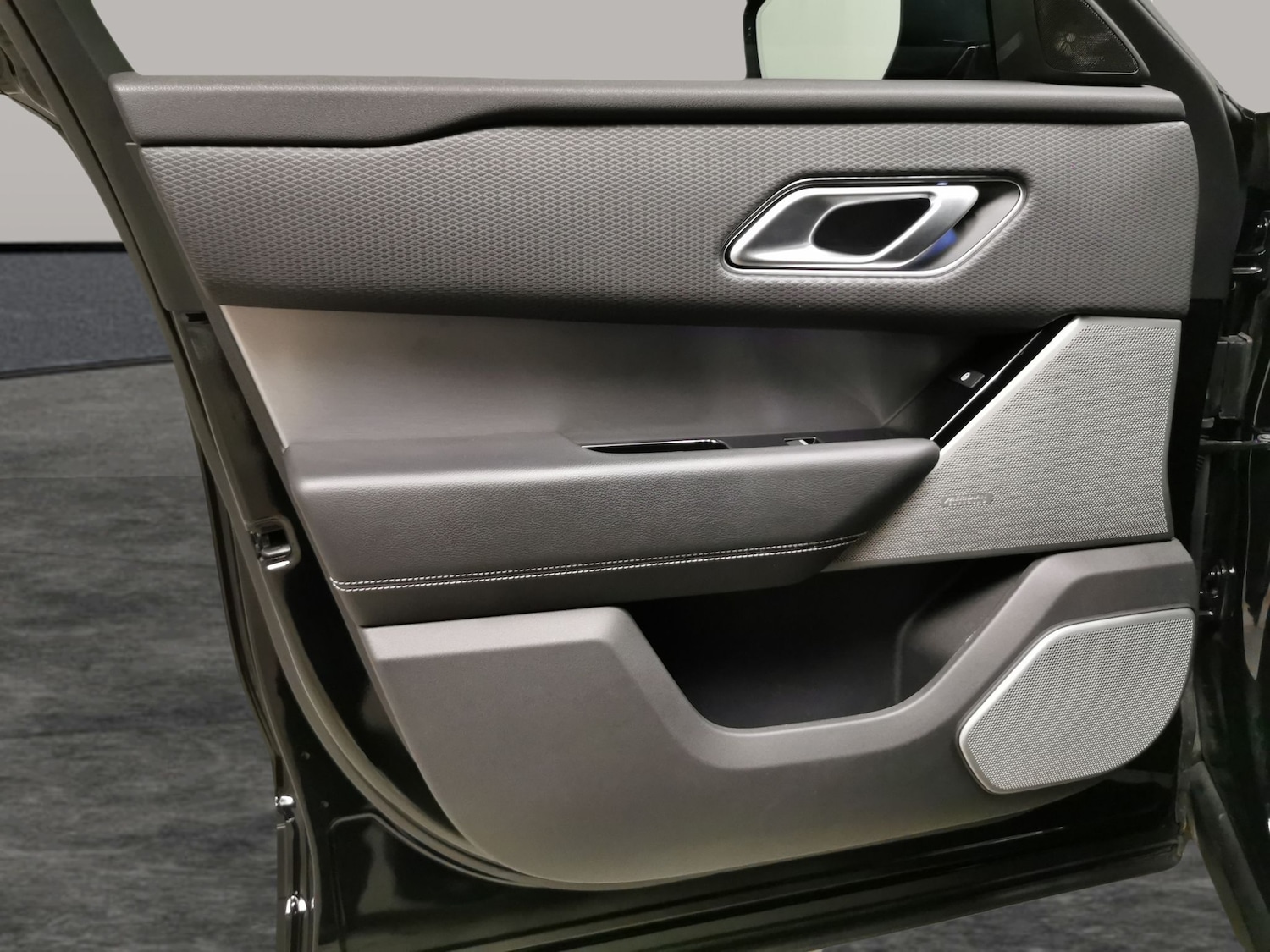 Used Land Rover Range Rover Velar 2020 for sale - 76477619: Photo 29