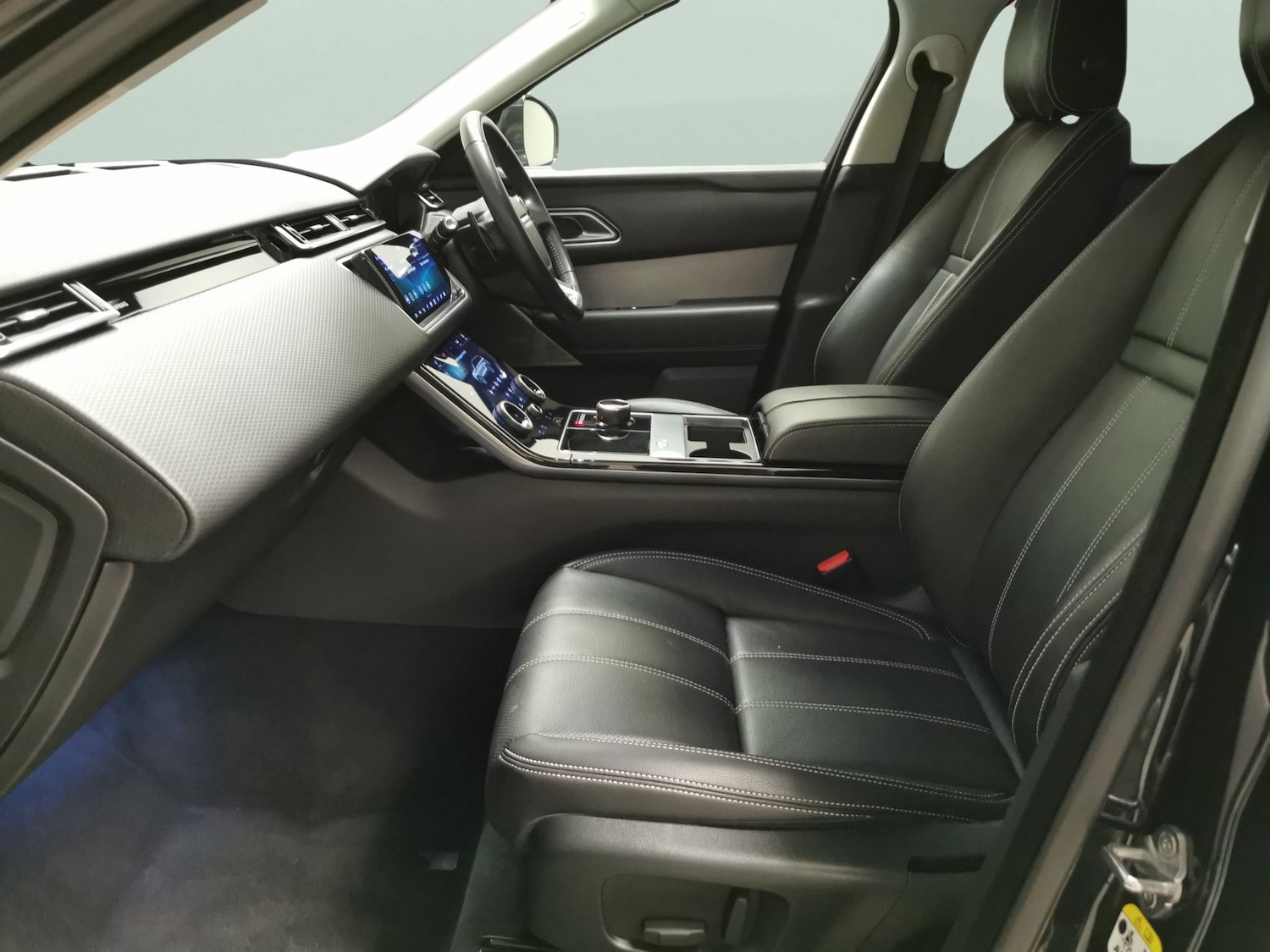 Used Land Rover Range Rover Velar 2020 for sale - 76477619: Photo 4